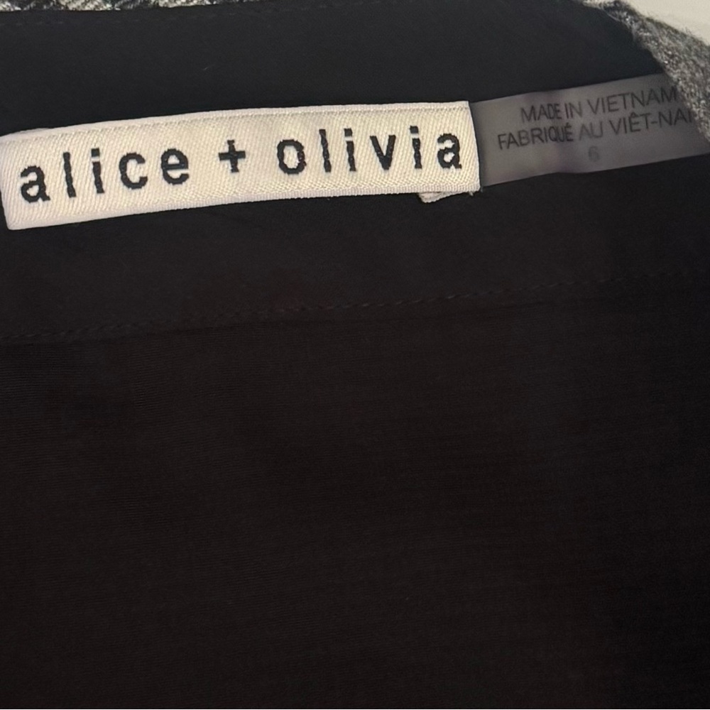 Alice + Olivia Lennon Plaid Wrap Mini Skirt Gray Size 6 - Picture 8 of 9